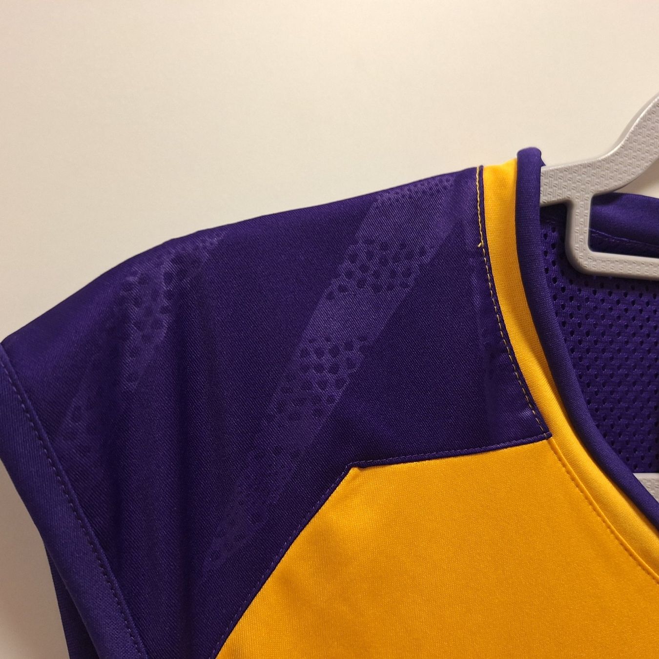 Leibchen & Hosen: Adidas Lakers training trikot S – Gebraucht aus Bellinzona von LA-ropa-de-Juan 4
