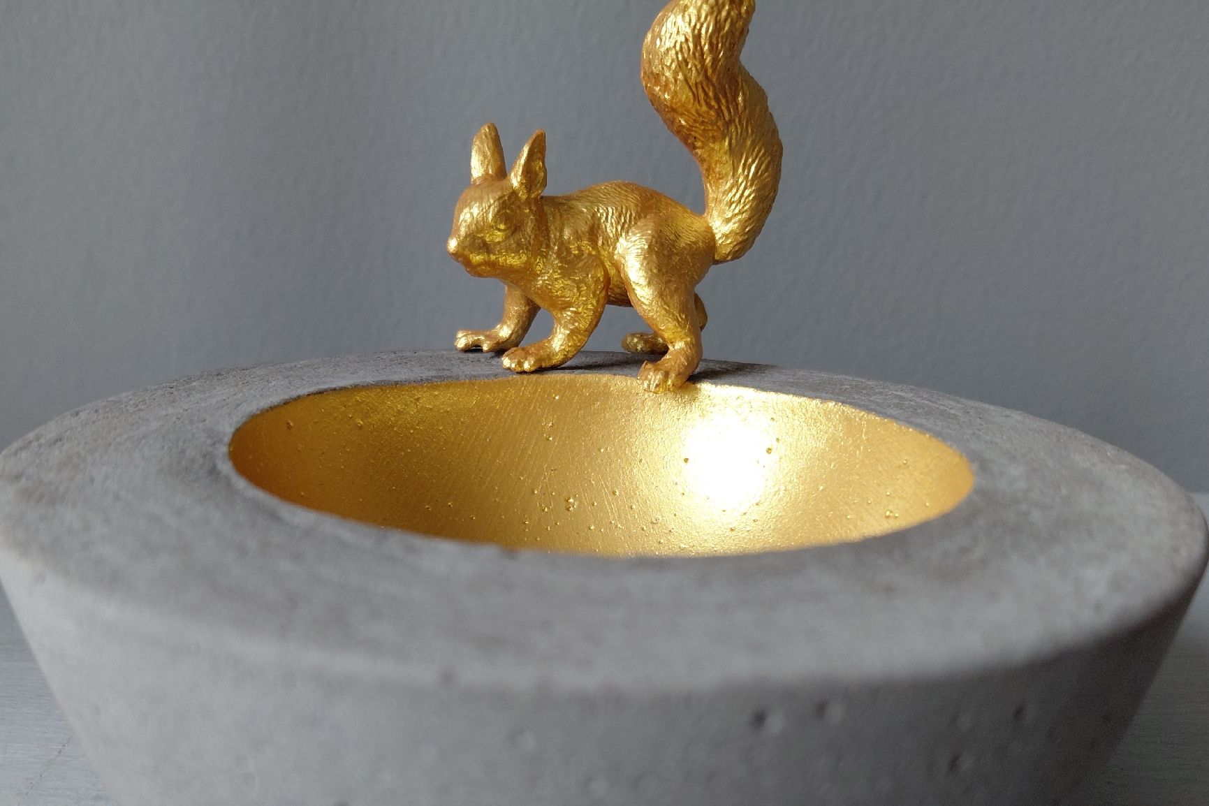 Alle Dekorationen: Betonschale mit Eichhörnchen  – Neu (gemäss Beschreibung) aus Wallisellen von Muggeli1970 1