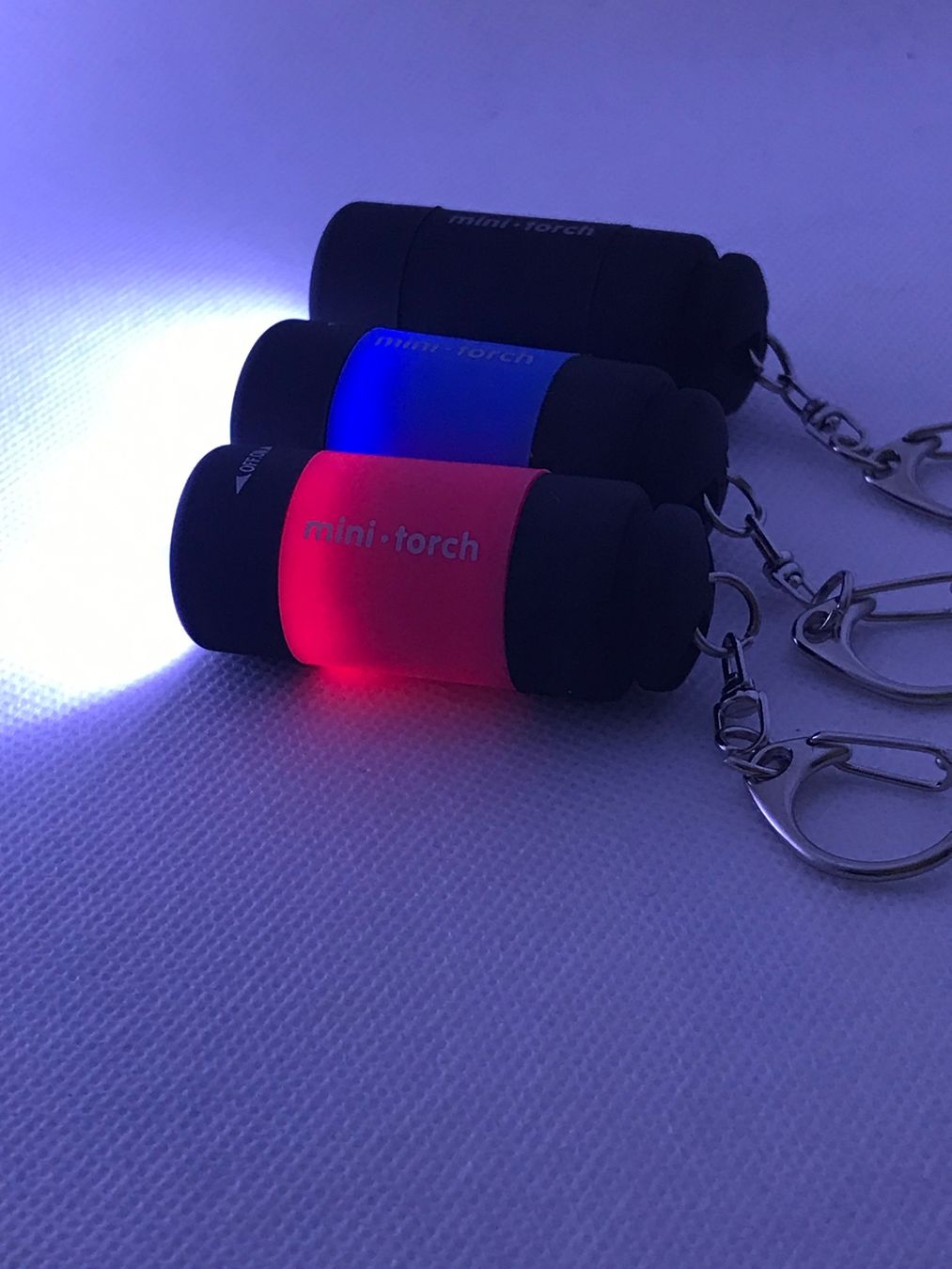 Lampade: Mini LED Taschenlampe,, USB rechargeable 3pc – Nuovo e nell'imballaggio originale da Niederteufen venduto da mix18 3