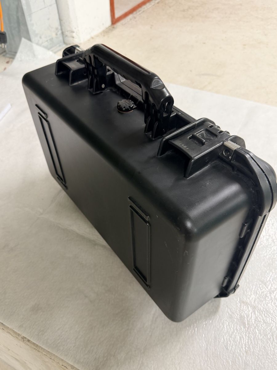 Valigie: Outdoor Case Koffer Box – Usato da Zürich venduto da d-ron 3