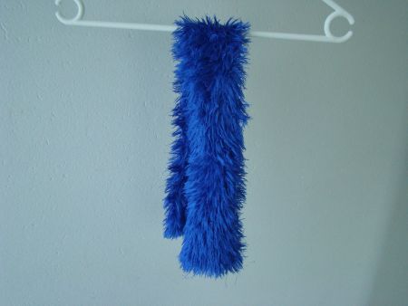 Schal königsblau gestrickt, fransig