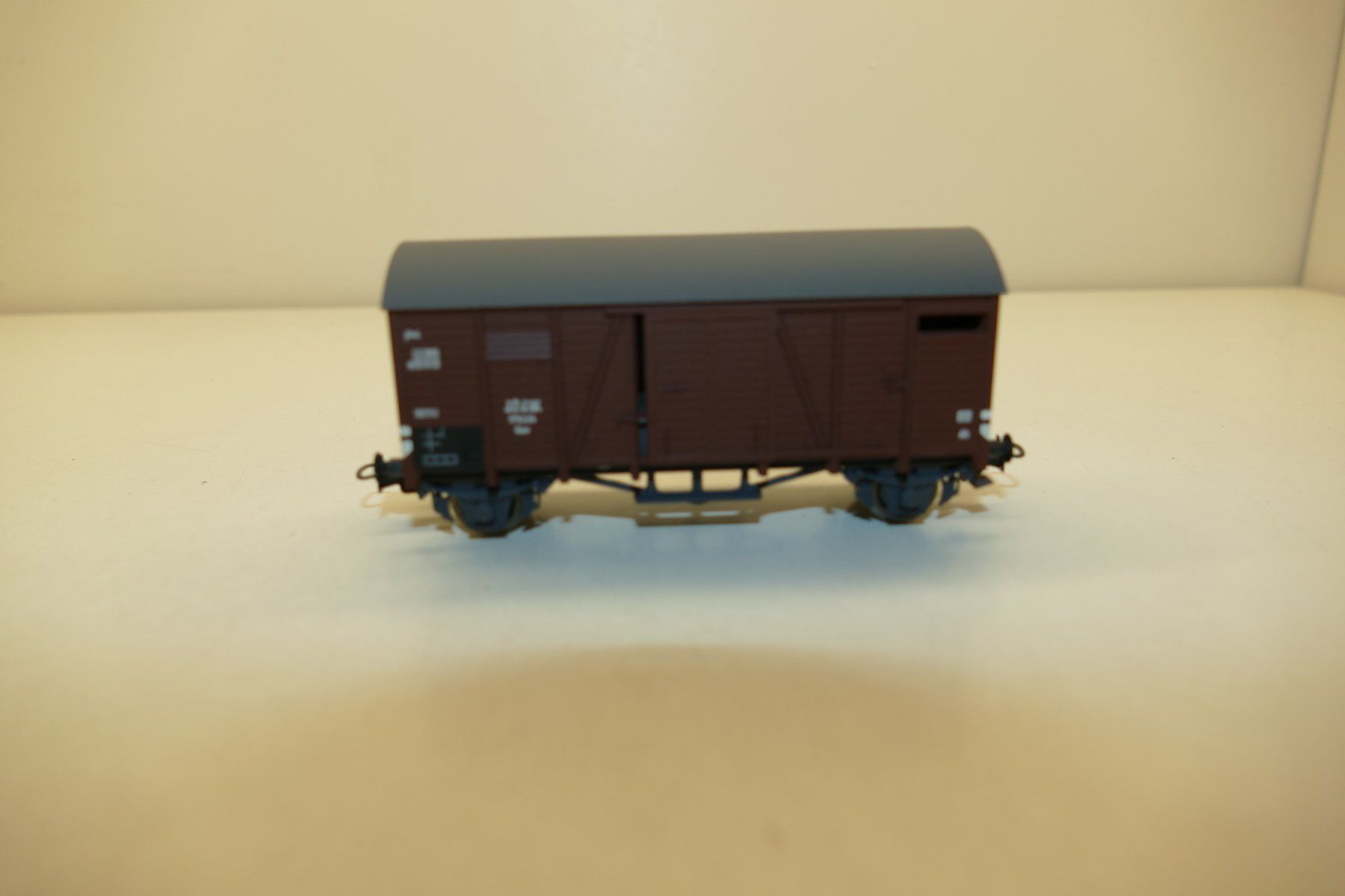 Liliput Modelleisenbahnen: Liliput H0: Gedeckter RIV Güterwagen – Neu (gemäss Beschreibung) aus Niederhasli von rail-duerst 3