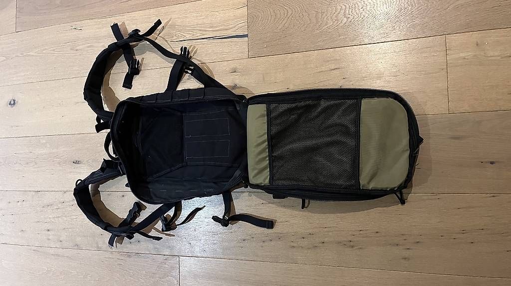 Zaini: Schwarzer Polizei/Militär Rucksack – Usato da Hohenrain venduto da Cray28 1