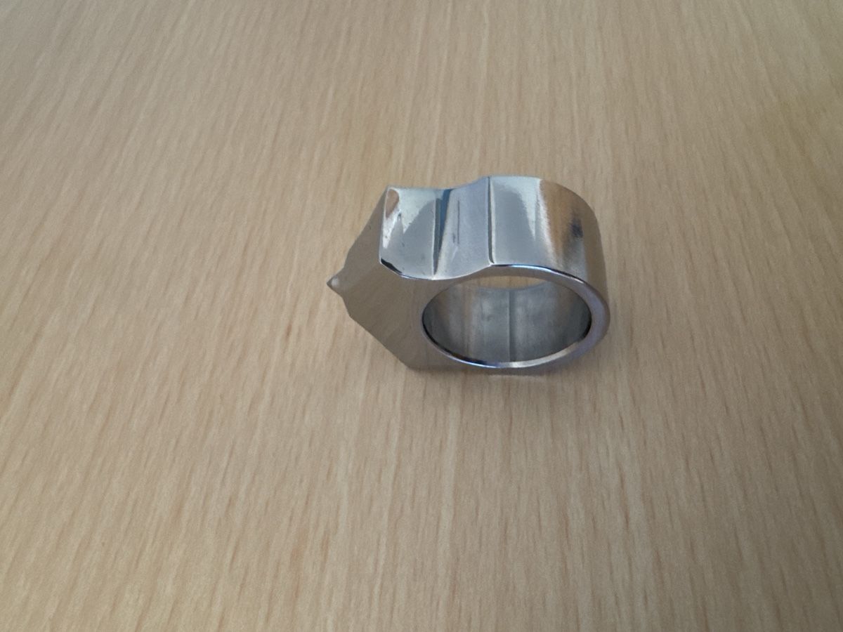 Anelli: Tactical Ring aus Metall mit Tungsten-Spitze – Nuovo (secondo la descrizione) da Au/Zh venduto da BuwBuw94 1