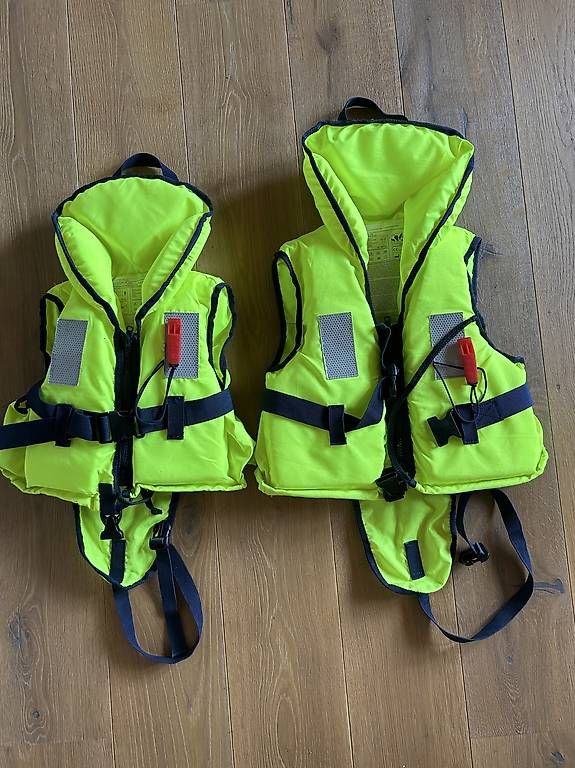 Gilets de sauvetage: Schwimmweste Kind 2x – D'occasion à St. Gallen par gia_5b8w