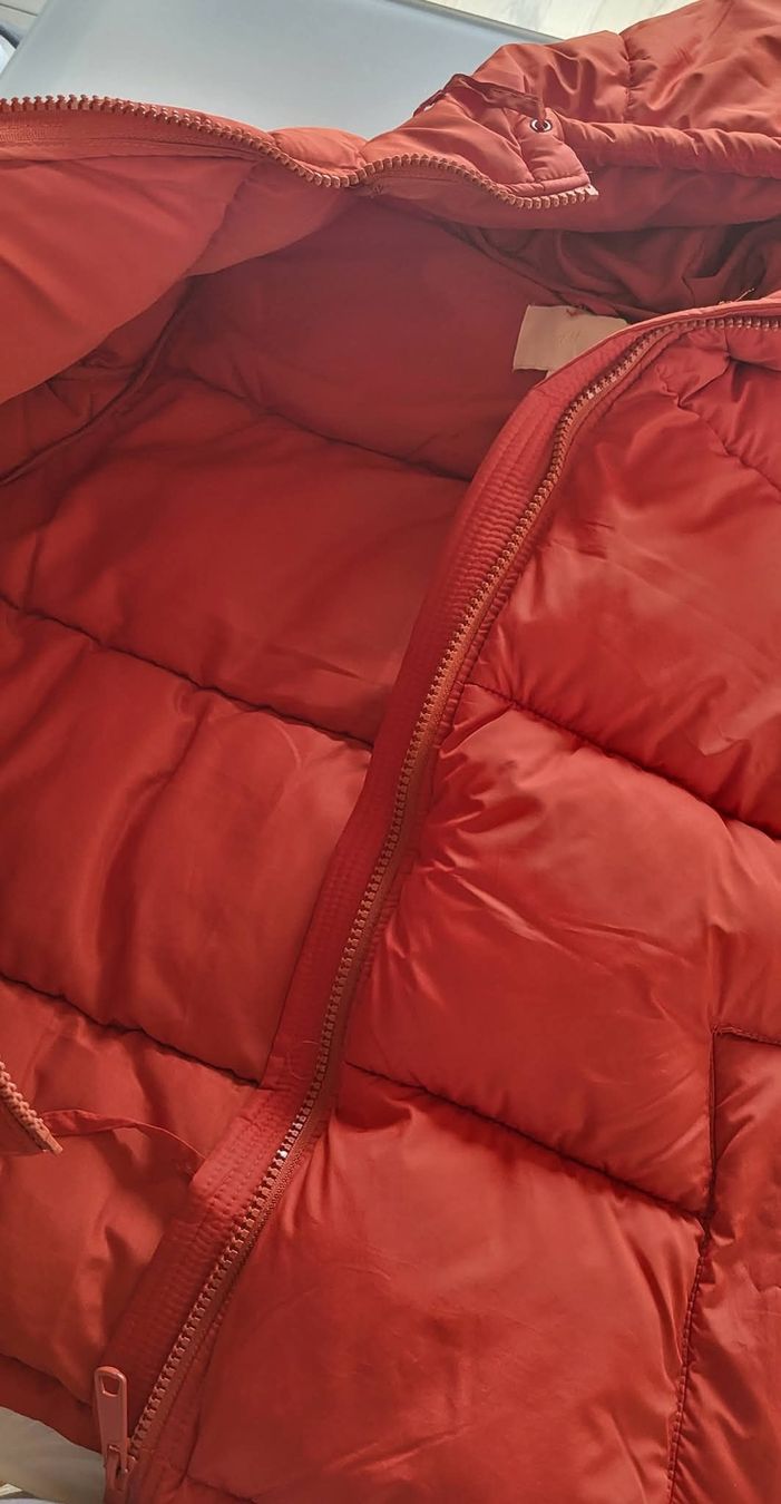 H&M Giacche: Doudoune H&M rouge taille S, – Usato da Lavey-Village venduto da agaddy 1
