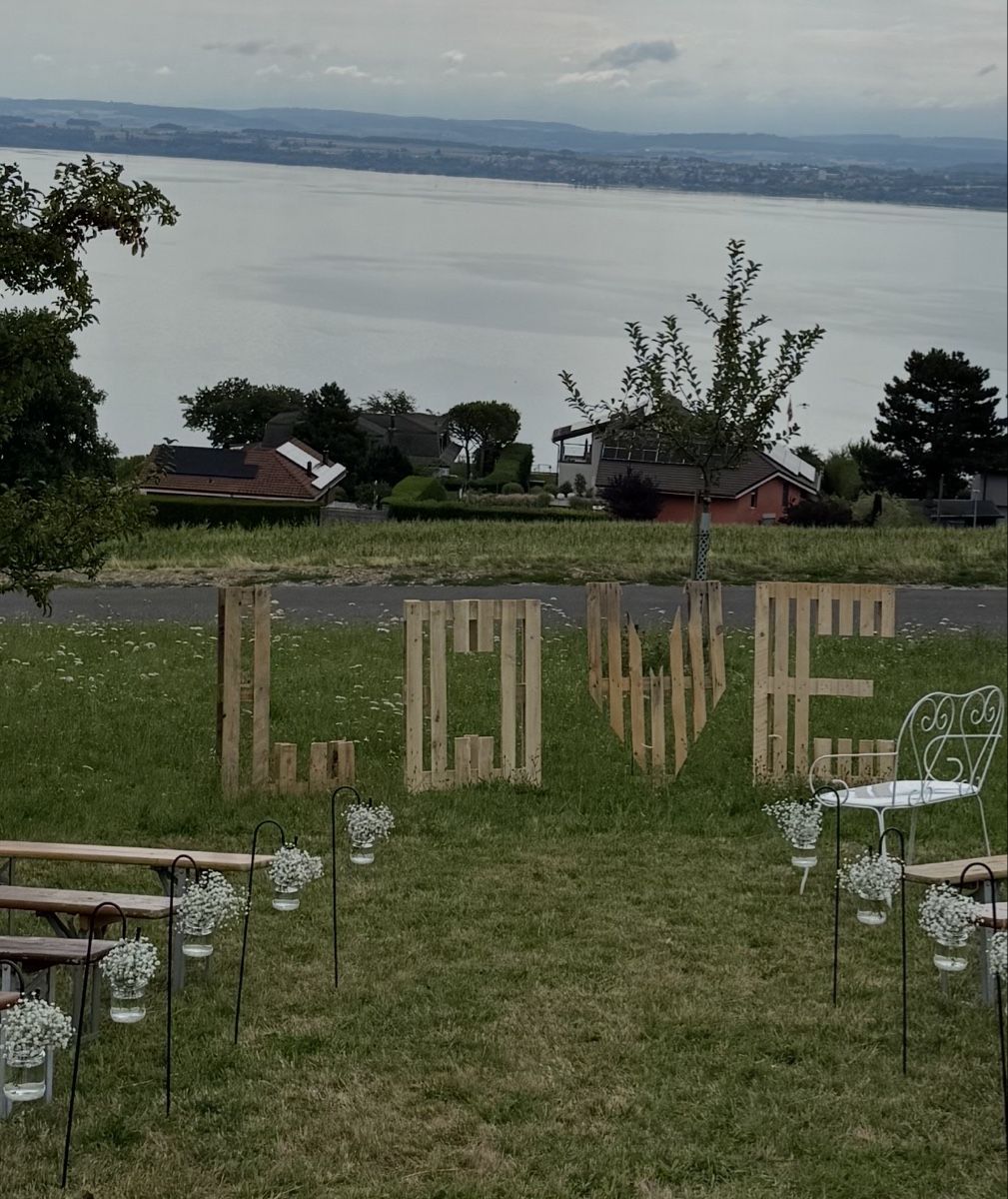 Pallets: LOVE aus Paletten – Usato da Zollikofen venduto da Sarahmwm