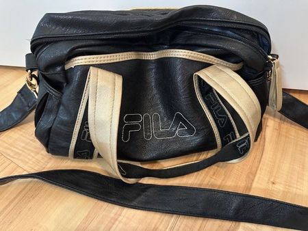 Schwarze Fila Handtasche, Top Zustand