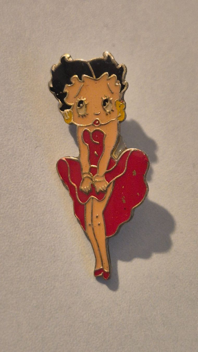 Placchette & Badge: alter    BETTY BOOP   -   Pin – Usato da Niederweningen venduto da Obson