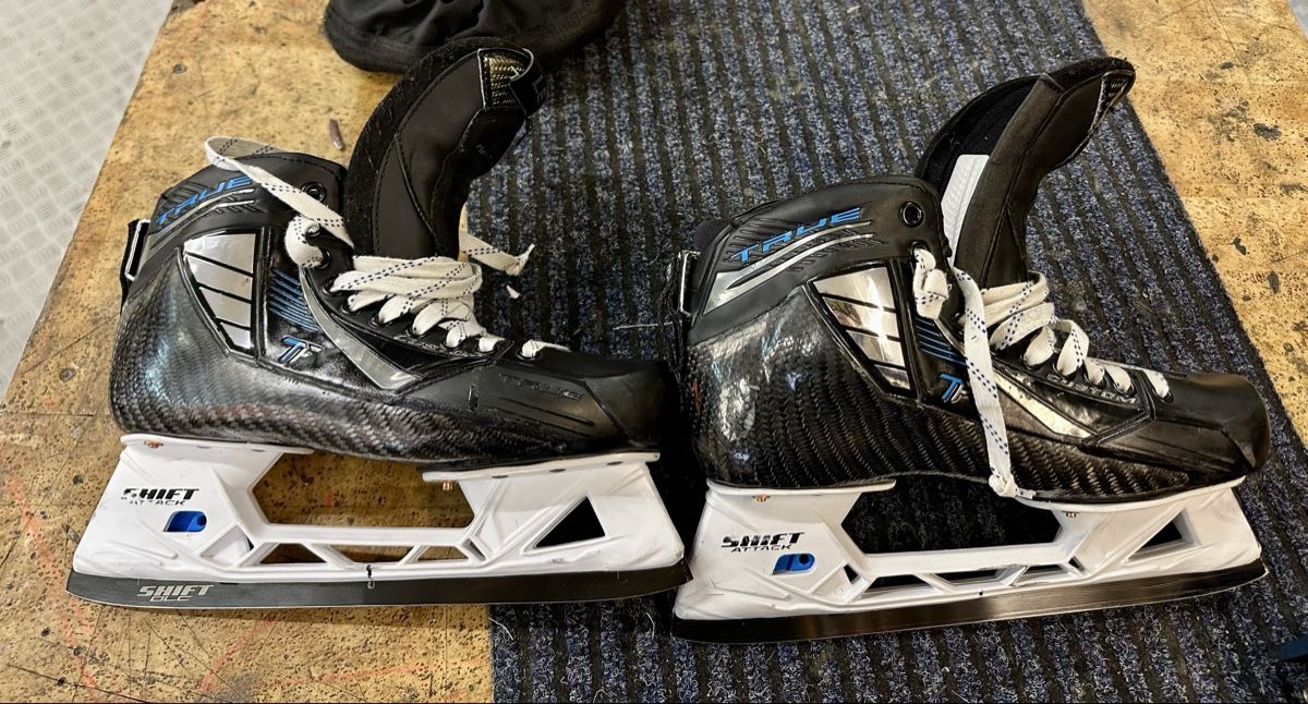 Pattini da ghiaccio: Pattini portiere hockey – Usato da Lamone venduto da lele-29 1