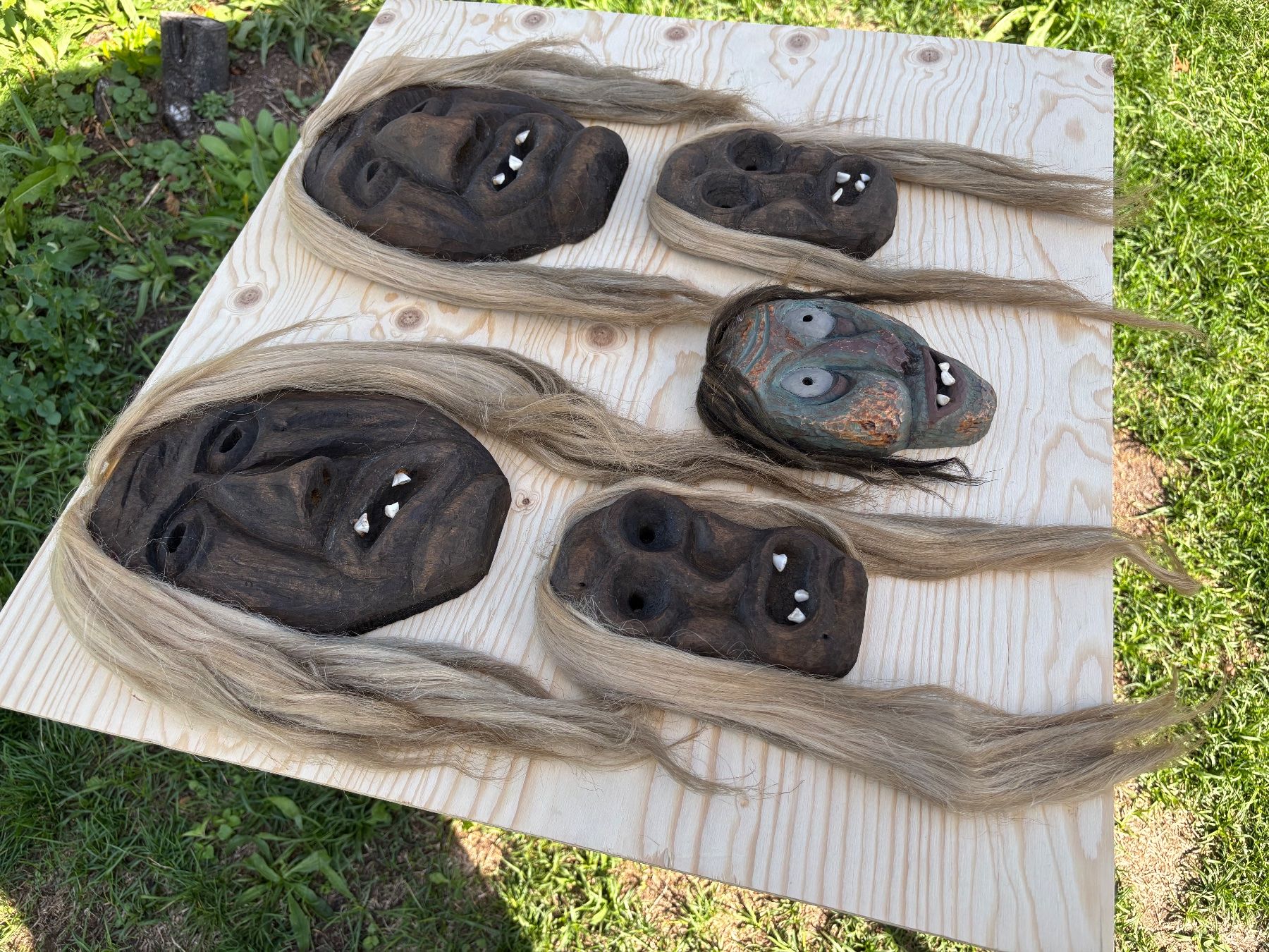 Altro in Antiquarato & Arte: 5 schöne alte Walliser Holzmasken – Usato da Feldbach venduto da Olive1 2