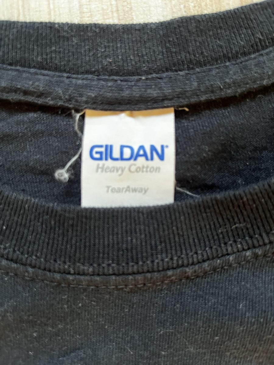 T-shirt: Gildan T-Shirt – Usato da Wigoltingen venduto da _vntg_ 2