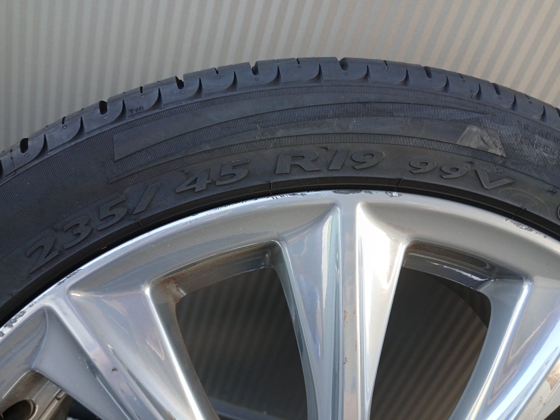 Pirelli Pneumatici & Ruote complete: Sommerrad passend zu Ford Kuga MJ 2012-2020 – Usato da Worben venduto da Auto_Center_AG 3