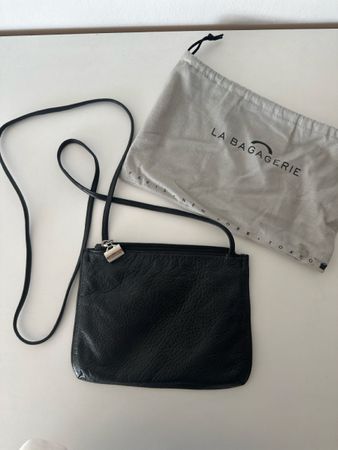 La Bagagerie Black Leather Shoulder Bag — Small & Chic