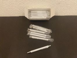 Kugelschreiber 50 Stück, weiss-silber, schreiben blau