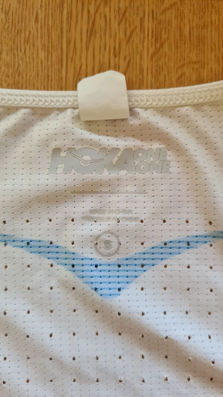 T-shirts: débardeur Hoka extra light, taille S – Neuf (Voir description) à Corbeyrier par hel_t5mq 2