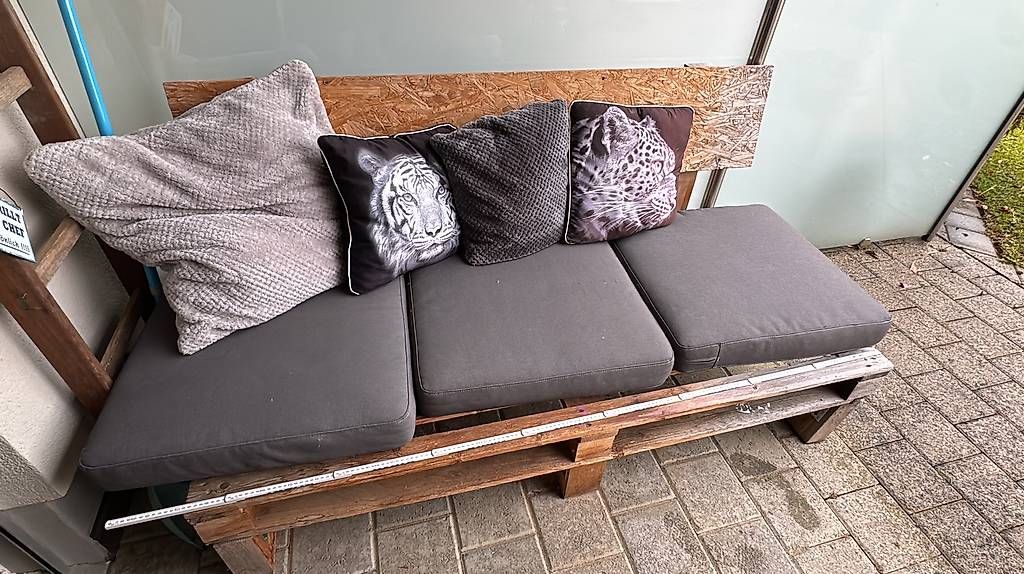 Sofas: Palettensofa – Gebraucht aus Bottenwil von NadjaP.