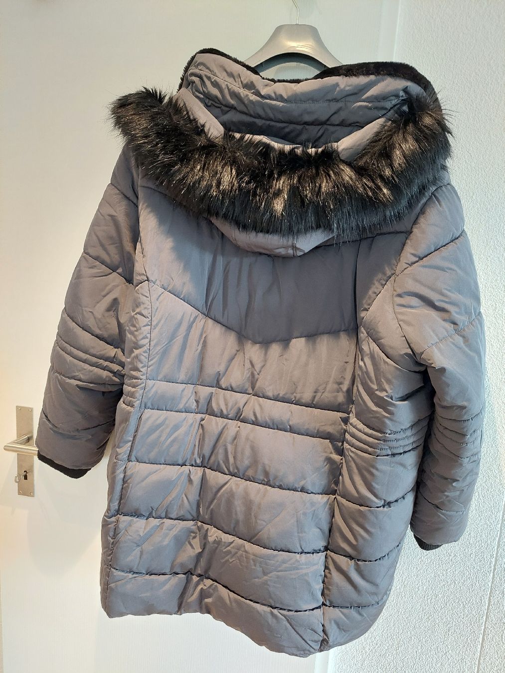 C&A Giacche: Damen Winterjacke von C&A Gr.60  – Usato da Zetzwil venduto da sti_x9xf 1