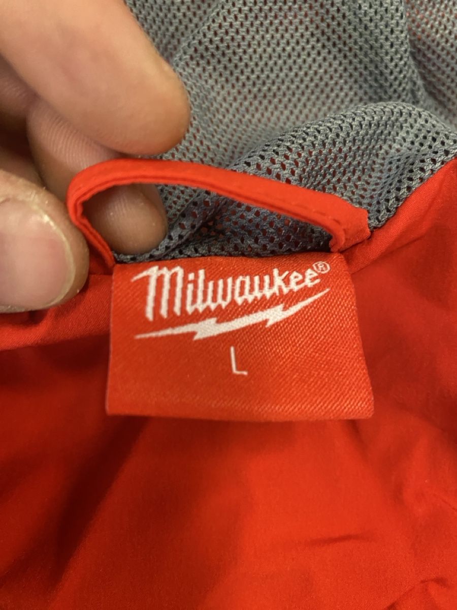 Giacche: Milwaukee Regenjacke ab 1.- – Usato da Wabern venduto da HK-Design 3
