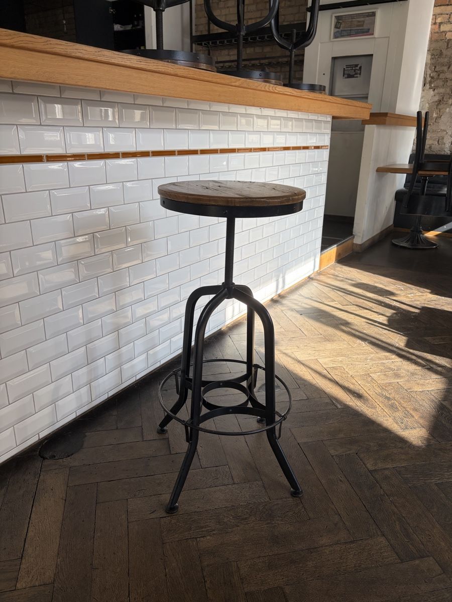 Chaises: Barhocker 14 Stk. – D'occasion à Zürich par gis_dpj9