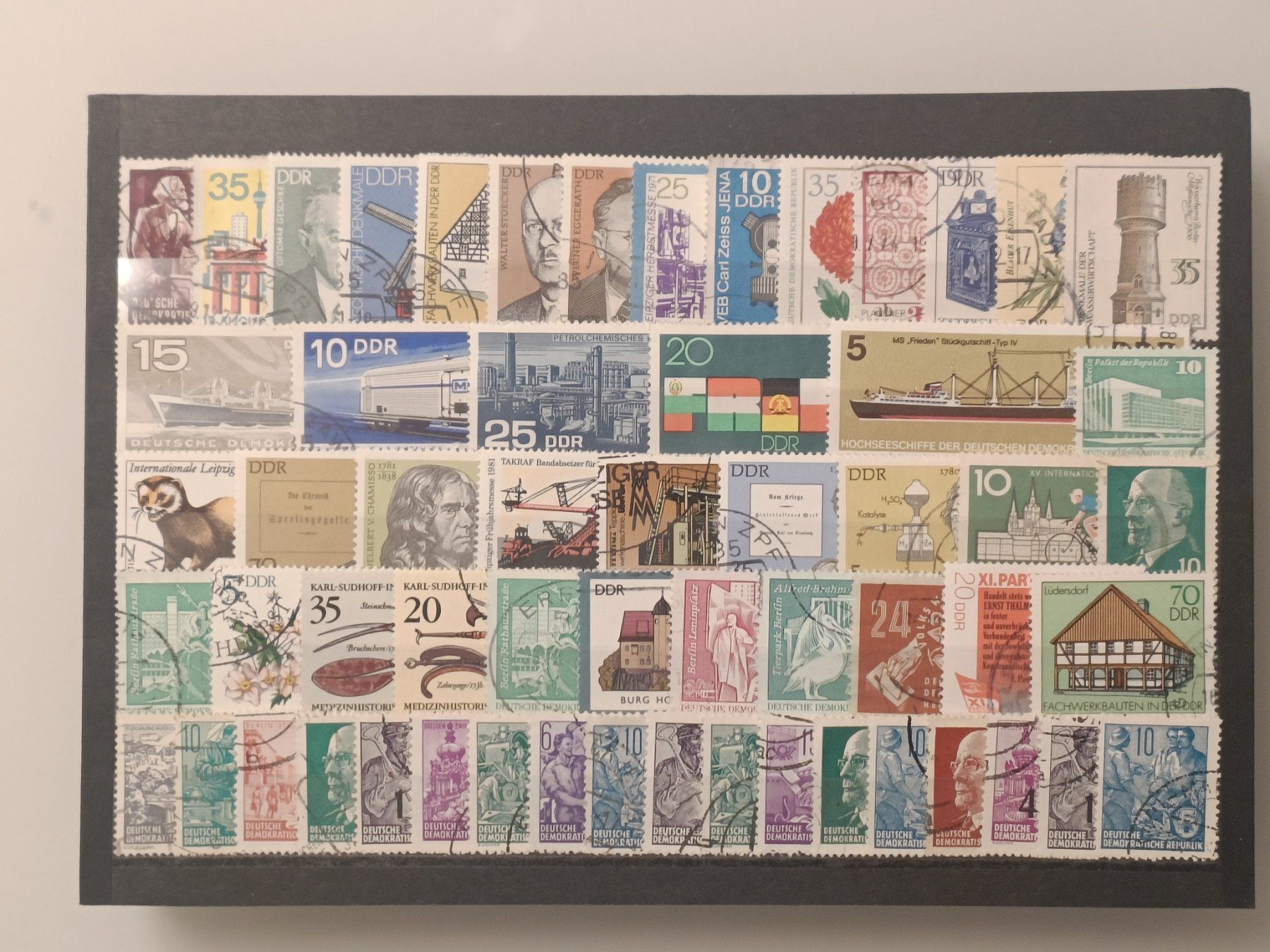 Tutti i francobolli: schönes DDR Lot gestempelt – Usato da Dübendorf venduto da goeggi79