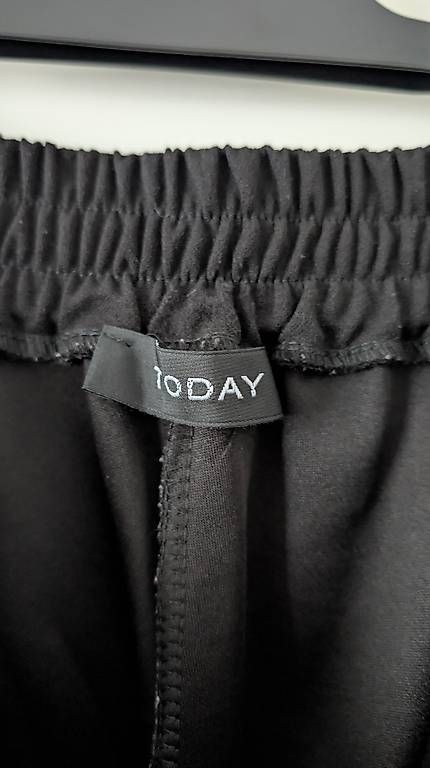 Hosen: Schwarze dünne Stoffhosen Gr. L – Gebraucht aus Erschwil von andora00 2