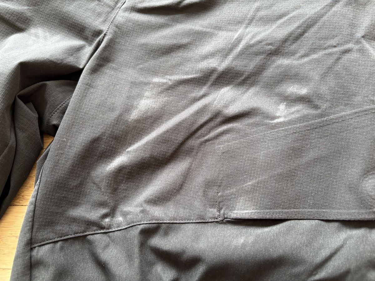 Pantaloni: ON run on clouds explorer pants – Usato da Rombach venduto da akiromay 9