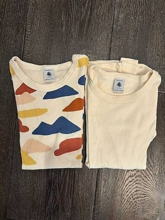 Deux sous-pulls à manches courtes Petit Bateau Taille 8 ans