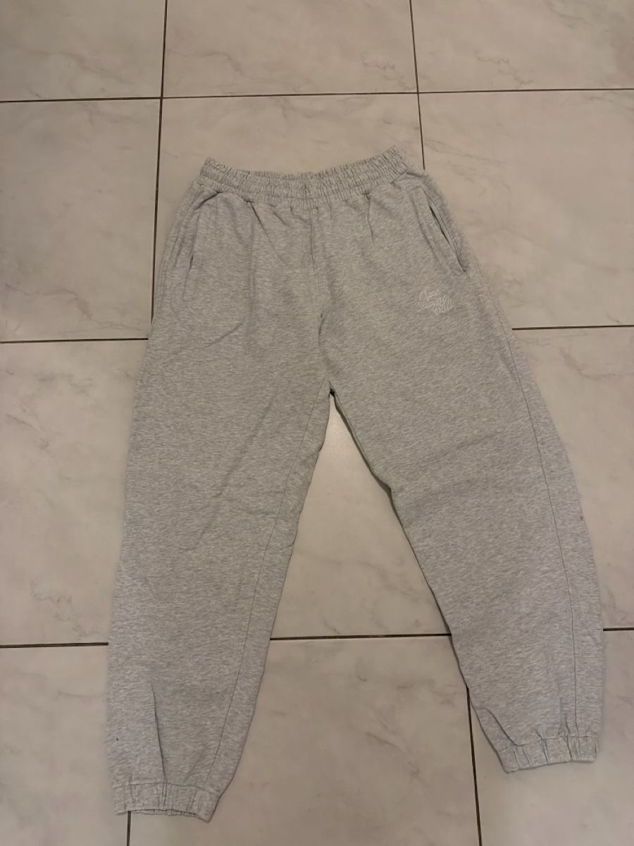Pantalons: Oace Jogginghose grau Grösse S   – Neuf (Voir description) à Luzern par Lorena.haj