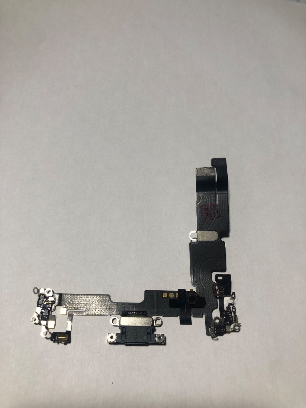 Ladegeräte: Connecteur de charge Iphone 14 plus originale – Neu und originalverpackt aus Leukerbad von ray_lyv7