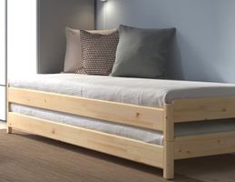 Deux lits empilables IKEA UTÅKER avec 2 matelas inclus