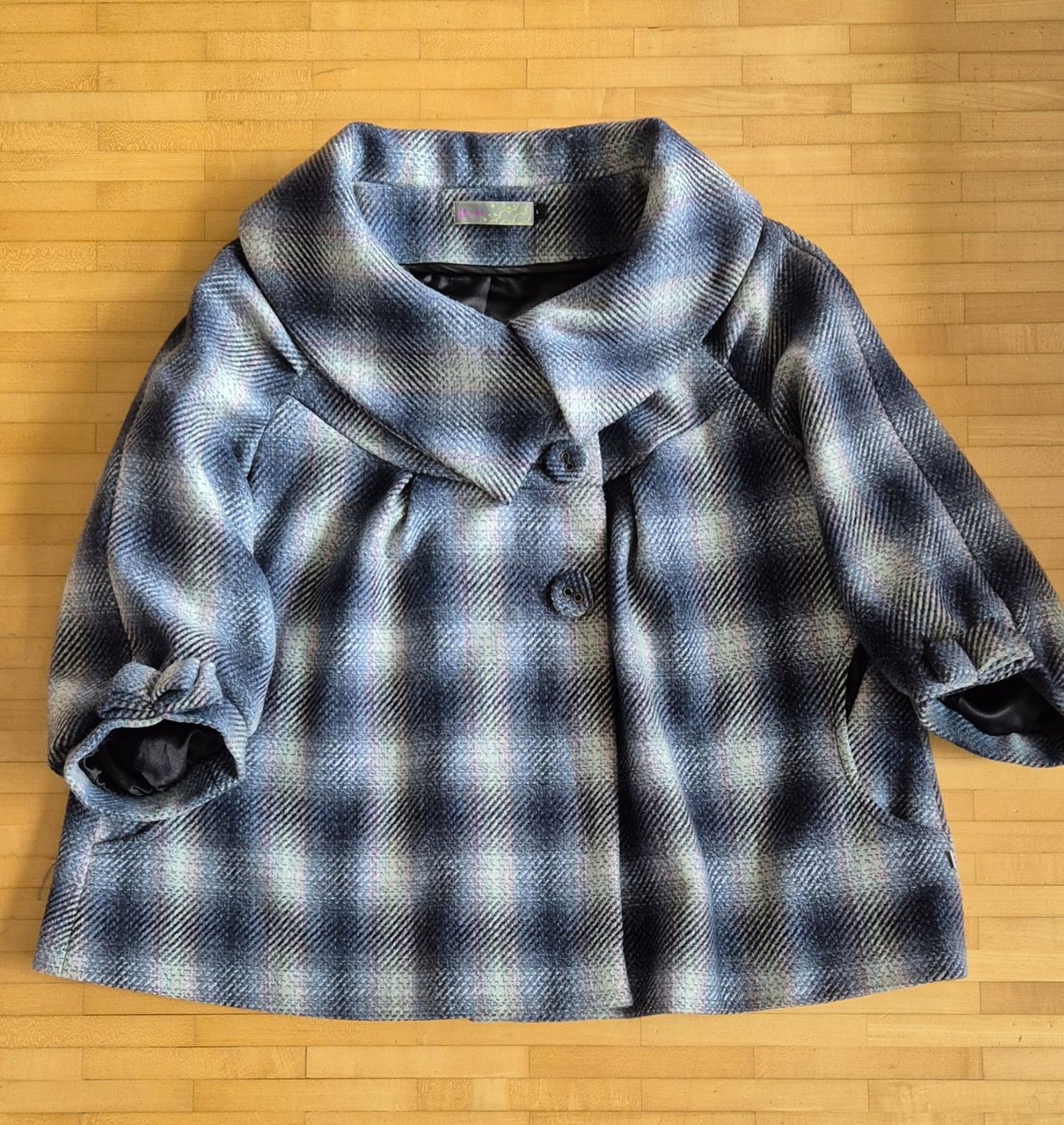 Cappotti: Manteau court super mignon – Usato da Villars-sur-Glane venduto da Verocac