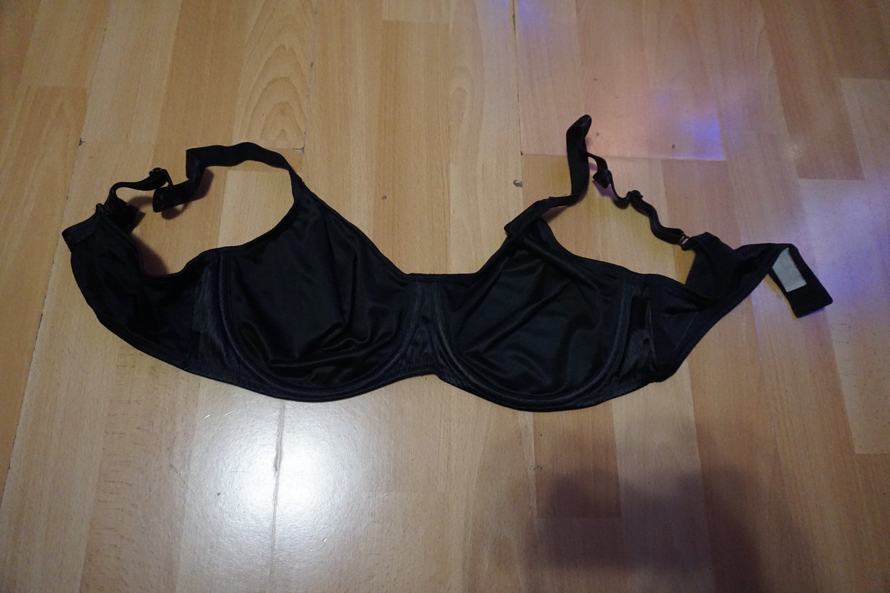 Triumph Autres dessous: Schwarzer Triumph BH, Grösse 90C – D'occasion à Zürich par einalemjena
