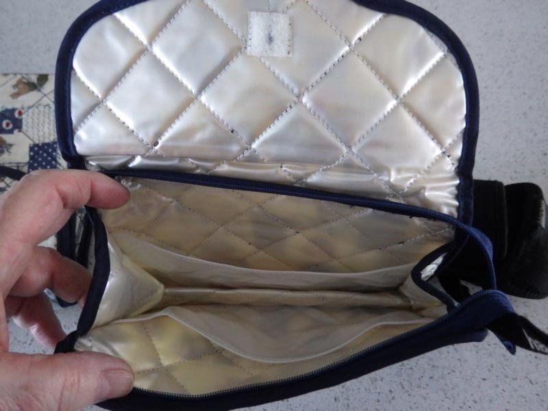 Custodie per cosmetici: 2 hübsche Necessaires, Aussen Stoff, Innen Plastic – Usato da Uster venduto da Schweiroma 1