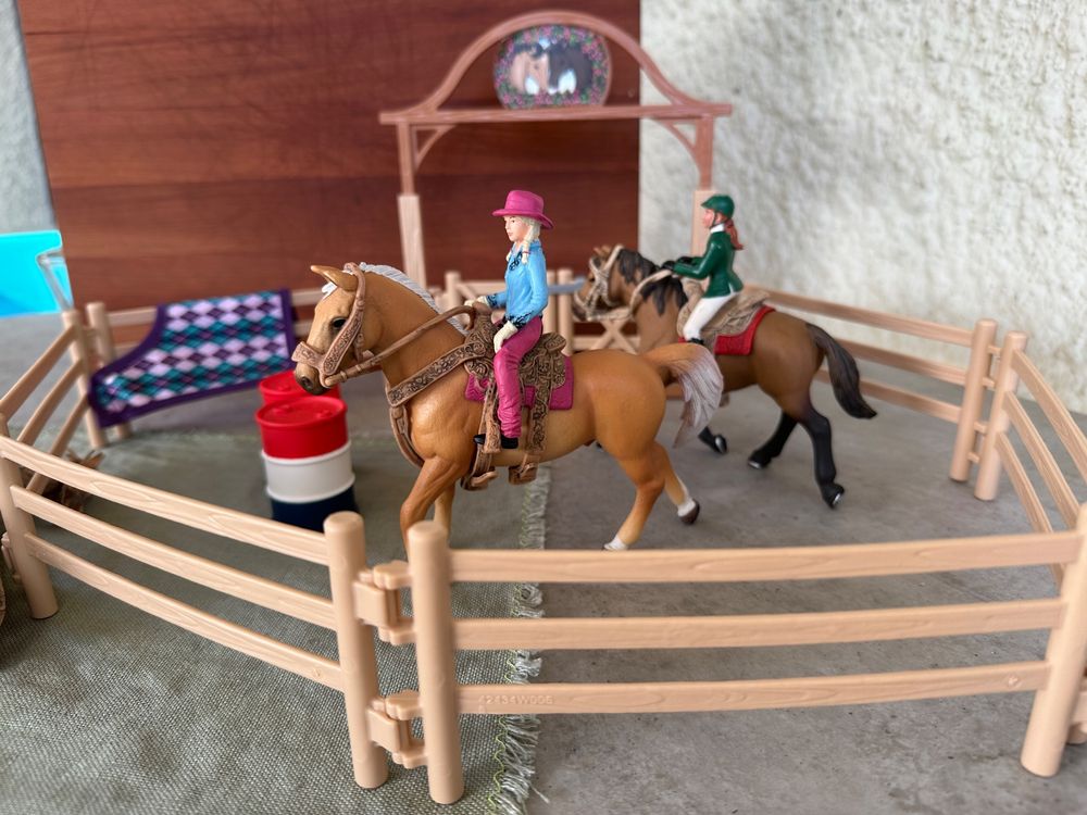 Schleich drei Pferde auf der Weide (Gebraucht) in Flüh für CHF 8 - mit