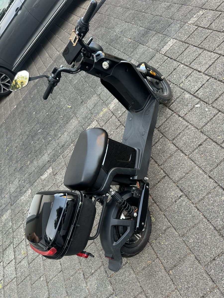 Scooter: Elektroroller schwarz gut erhalten – Usato da Möhlin venduto da mic_k7rm 3
