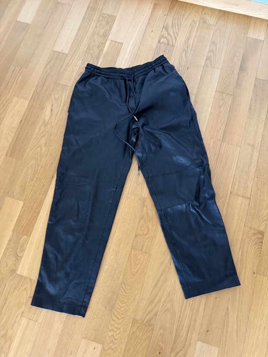 Mango Hosen: Lederlook Hosen Mango Grösse S Schwarz – Gebraucht aus Zug von MC2CC