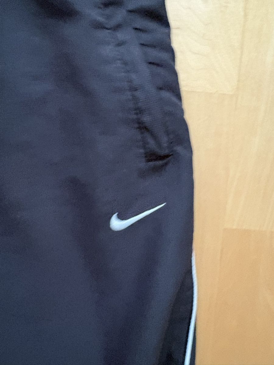 Nike Hosen: Nike Vintage Trackpants – Gebraucht aus Kriens von Godier 3