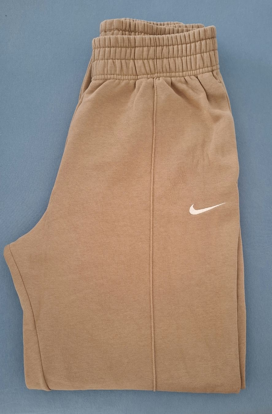 Nike Pantaloni: Nike Jogginghose Gr. S – Nuovo (secondo la descrizione) da Balzers venduto da mackfose