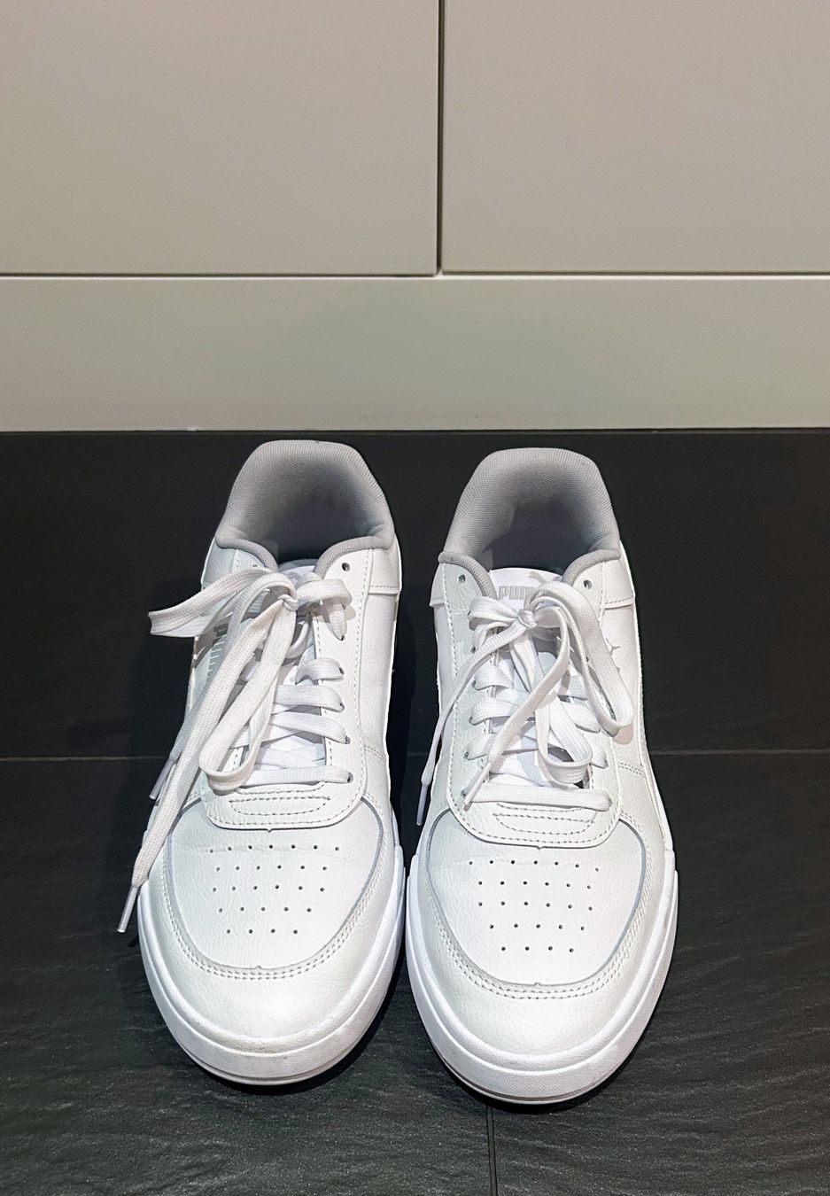 Puma Scarpe da uomo: Puma Sneaker Weiß 44,5 – Nuovo (secondo la descrizione) da Dietikon venduto da Fam.Ahmad