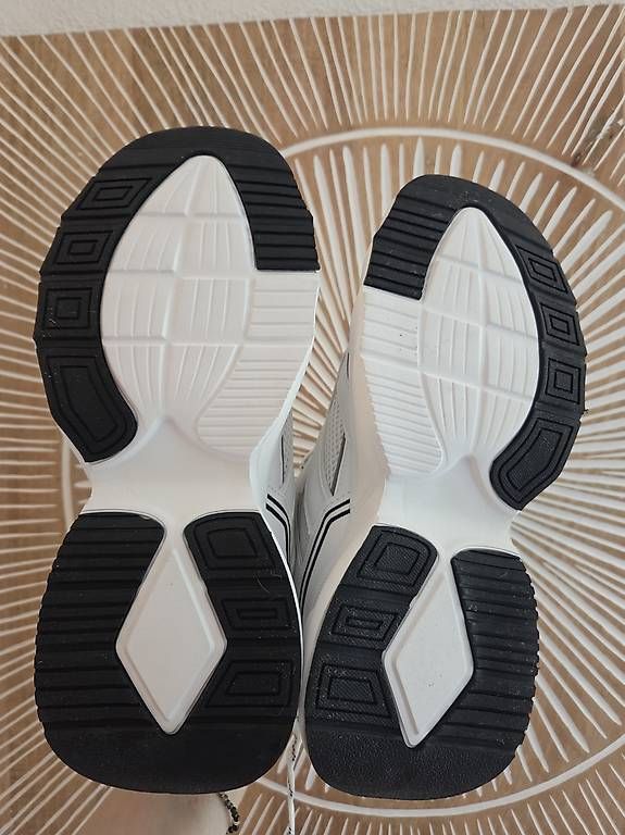 Chaussures femmes: Aimn Sneaker 39 – D'occasion à Rüschlikon par sin_pn6k 2