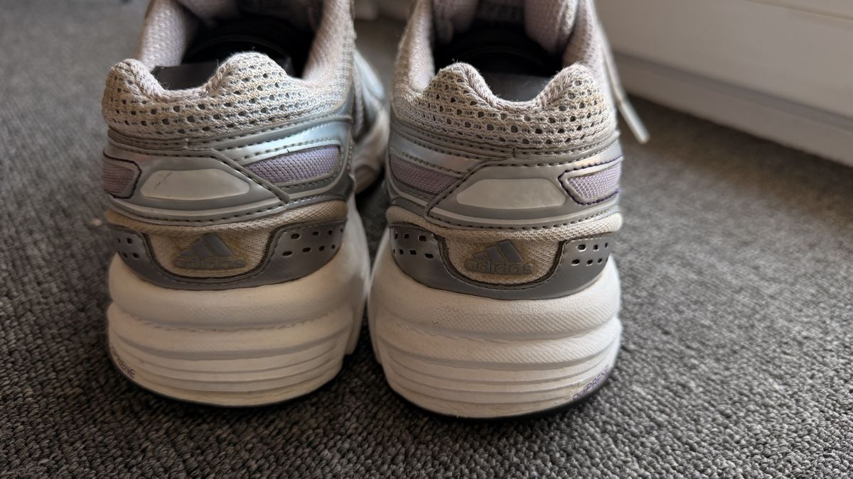 Adidas Scarpe da donna: Adidas Adistar Control 5 femmes taille 39.5 – Usato da Bulle venduto da LeMoleson 2