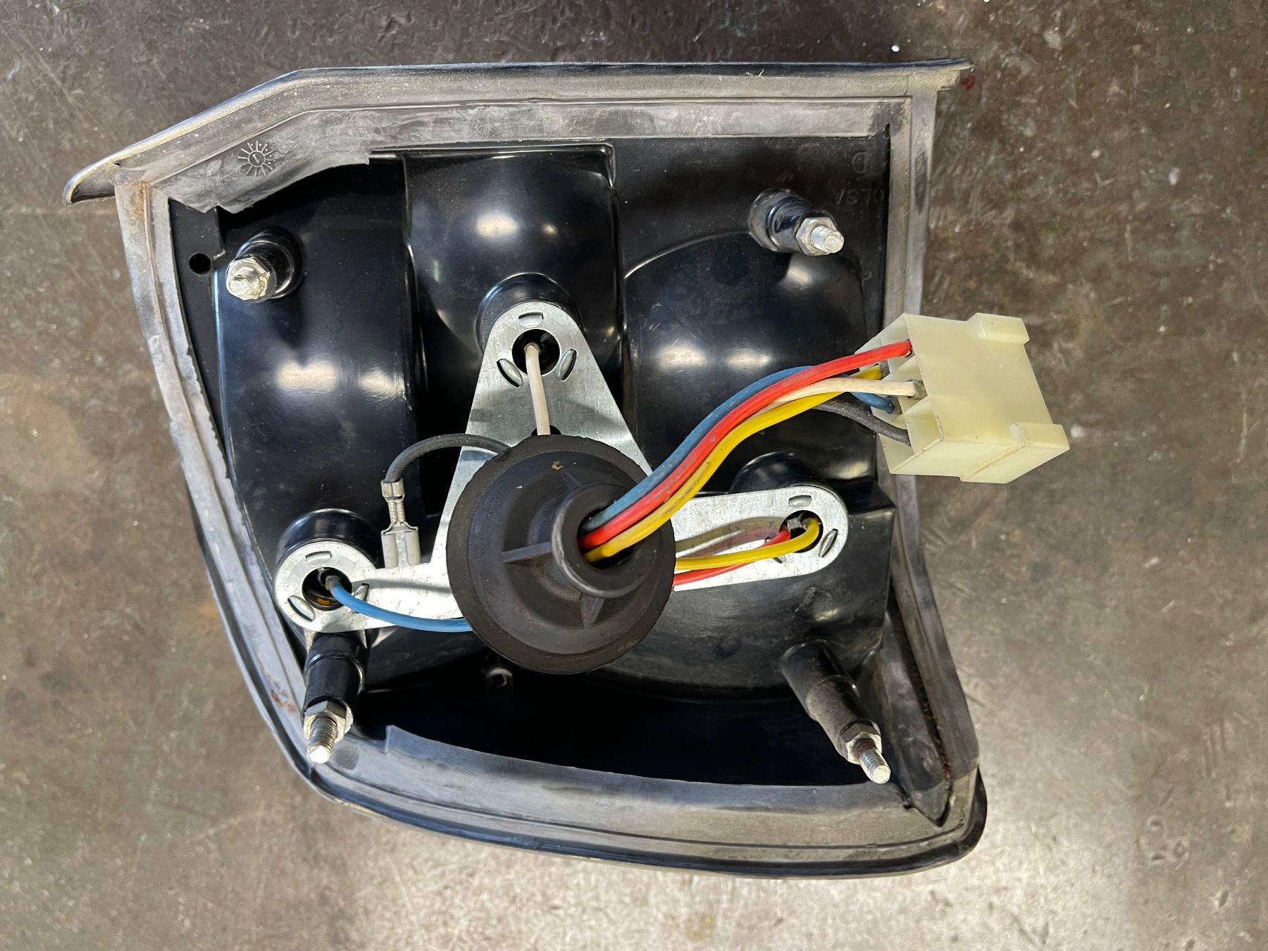 Beta Tutti pezzi di ricambio auto: Lancia Beta HPE Heckleuchte rechts komplett – Difettoso da Romanshorn venduto da BillyTG 2