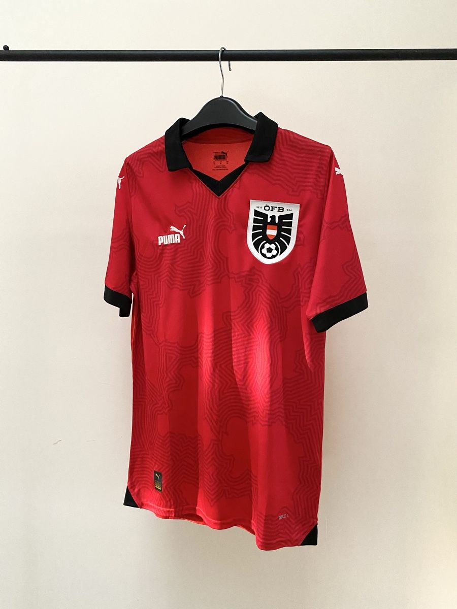 Puma Canottiere & Pantaloni: AUSTRIA FOOTBALL JERSEY  – Nuovo (secondo la descrizione) da Glattbrugg venduto da Orange.zh