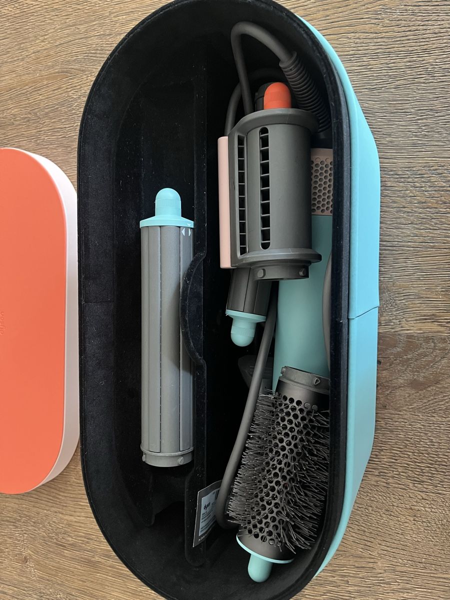 Dyson Piastre & Arricciacapelli: Dyson Airwrap Complete Long Haarglätter Set – Usato da Reinach BL venduto da sib_dfs9 1