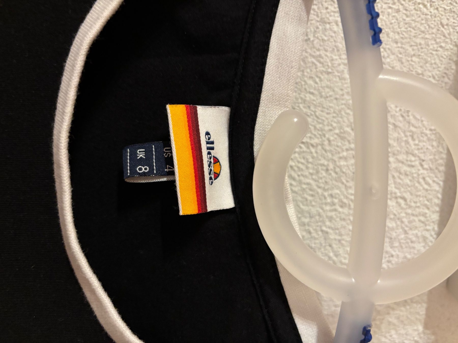 Ellesse Top: Body noir – Usato da Grandvillard venduto da Elsa.Del 2
