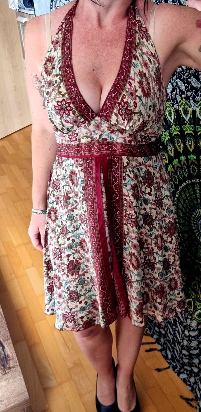 Robes: Sommerkleid aus Spanien, Seide Gr.S – Neuf (Voir description) à Balgach par priska2885