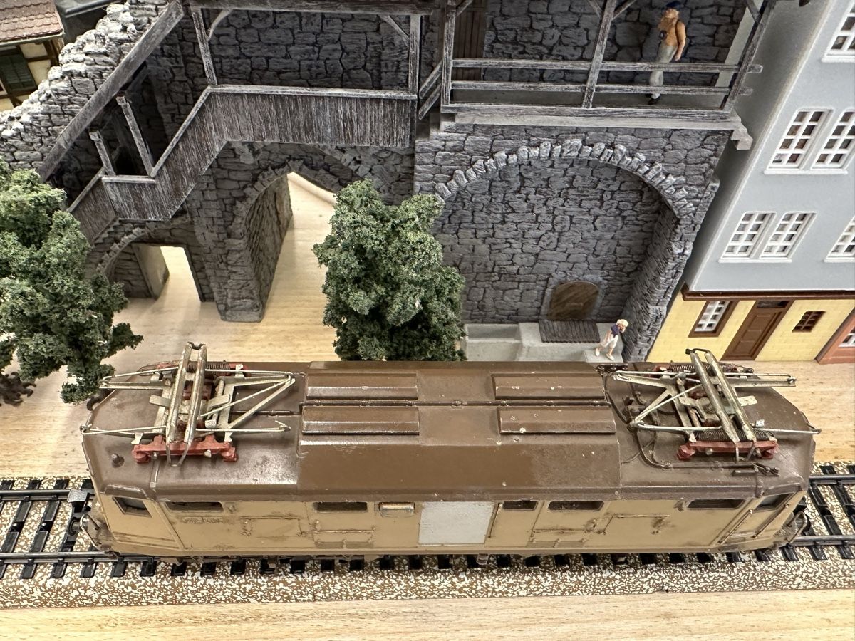 Märklin Modelleisenbahnen: Märklin 3035 FS BR 424 Breda – Gebraucht aus Lupsingen von New-Haven 2