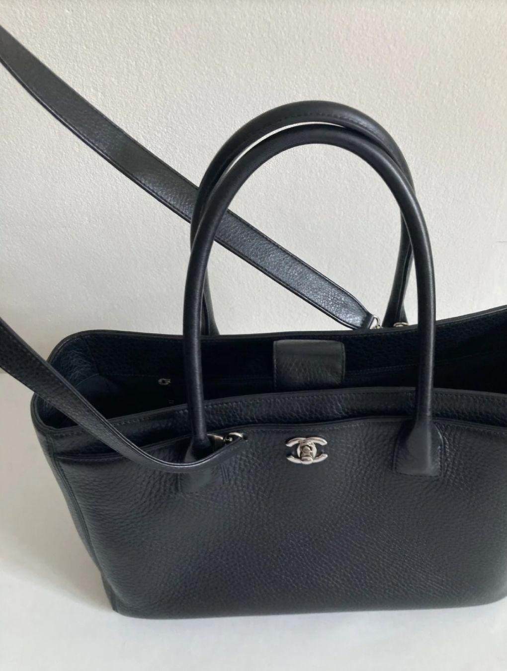Chanel Taschen für Damen: * CHANEL EXECUTIVE LEDER SHOPPER * – Neu (gemäss Beschreibung) aus Niederglatt ZH von Aymi14 3