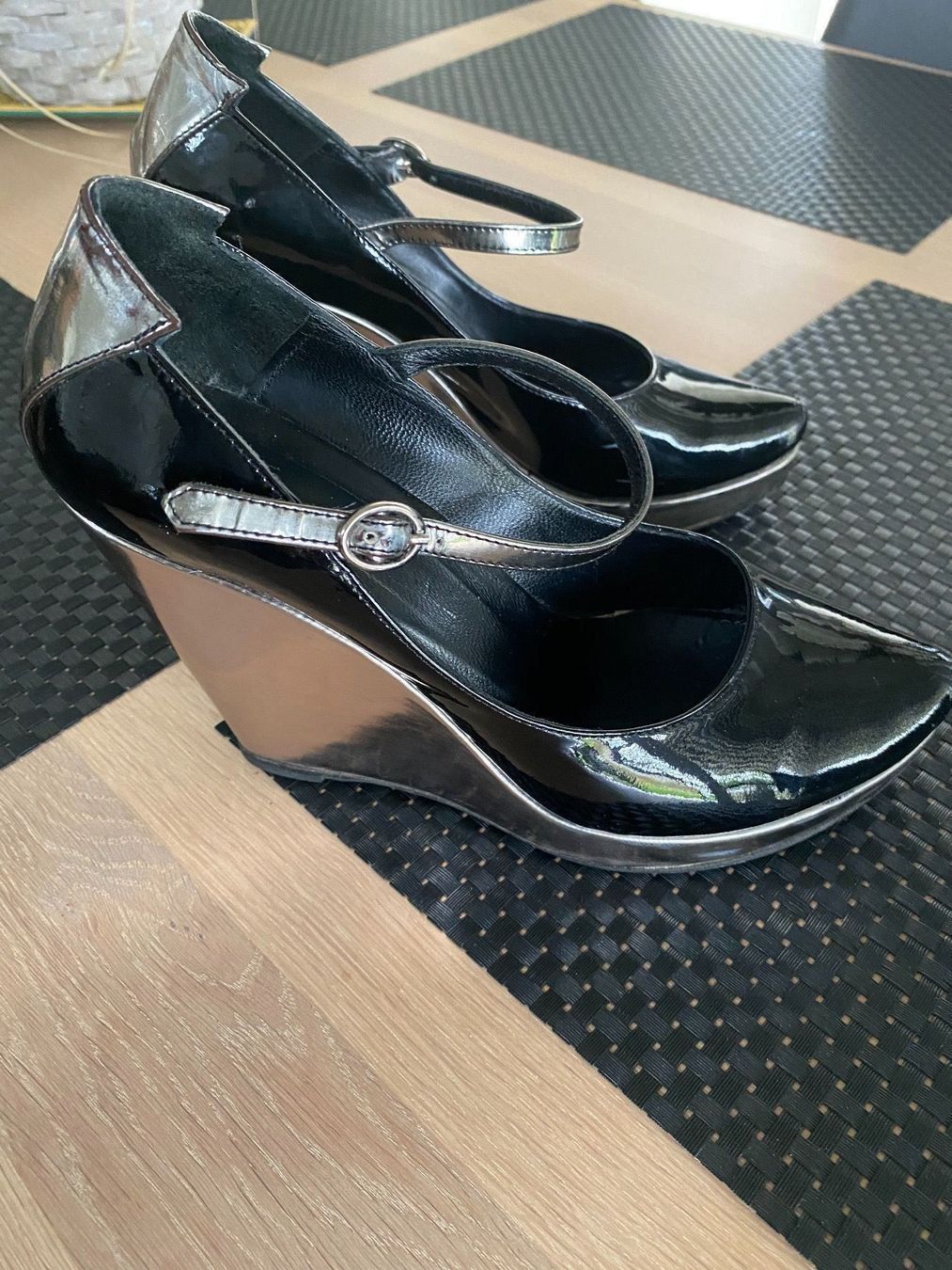 Scarpe da donna: Chaussures compensées vernis  T37 – Usato da Porrentruy venduto da SYANKA 6